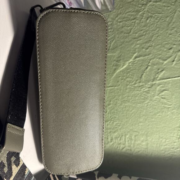 Steve Madden Dome Crossover Purse/ Bag Zip Up Olive Green Color. Good Condition! - Picture 5 of 16